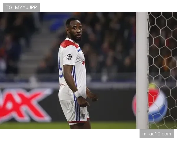 特写：伤愈复出即进球，AC米兰前锋拉斐尔-莱奥赛后激动落泪